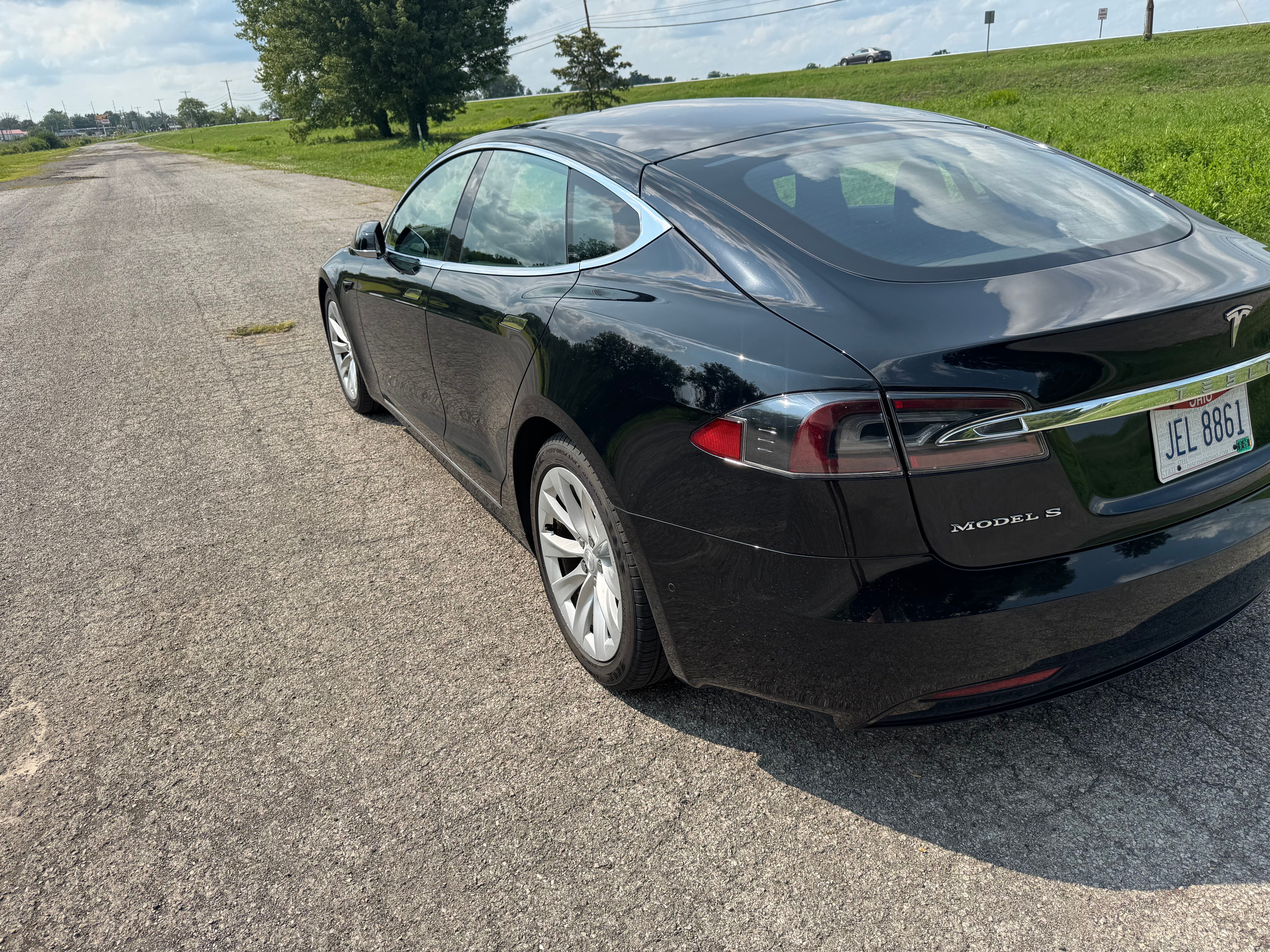 Used 2017 Tesla Model S 100D AWD/4WD image 12