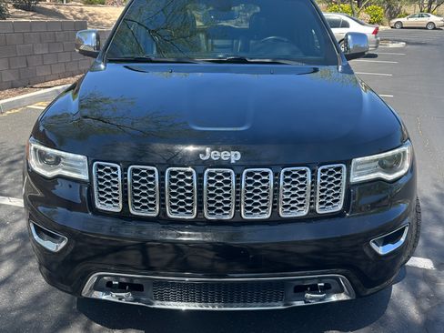 Used 2020 Jeep Grand Cherokee Overland AWD/4WD image 4