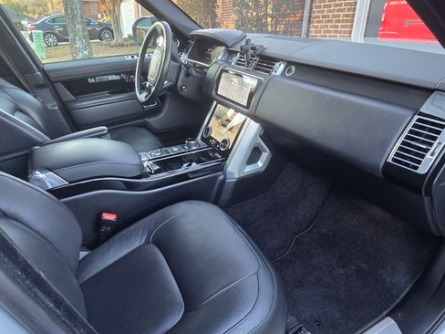 Used 2020 Land Rover Range Rover HSE image 13