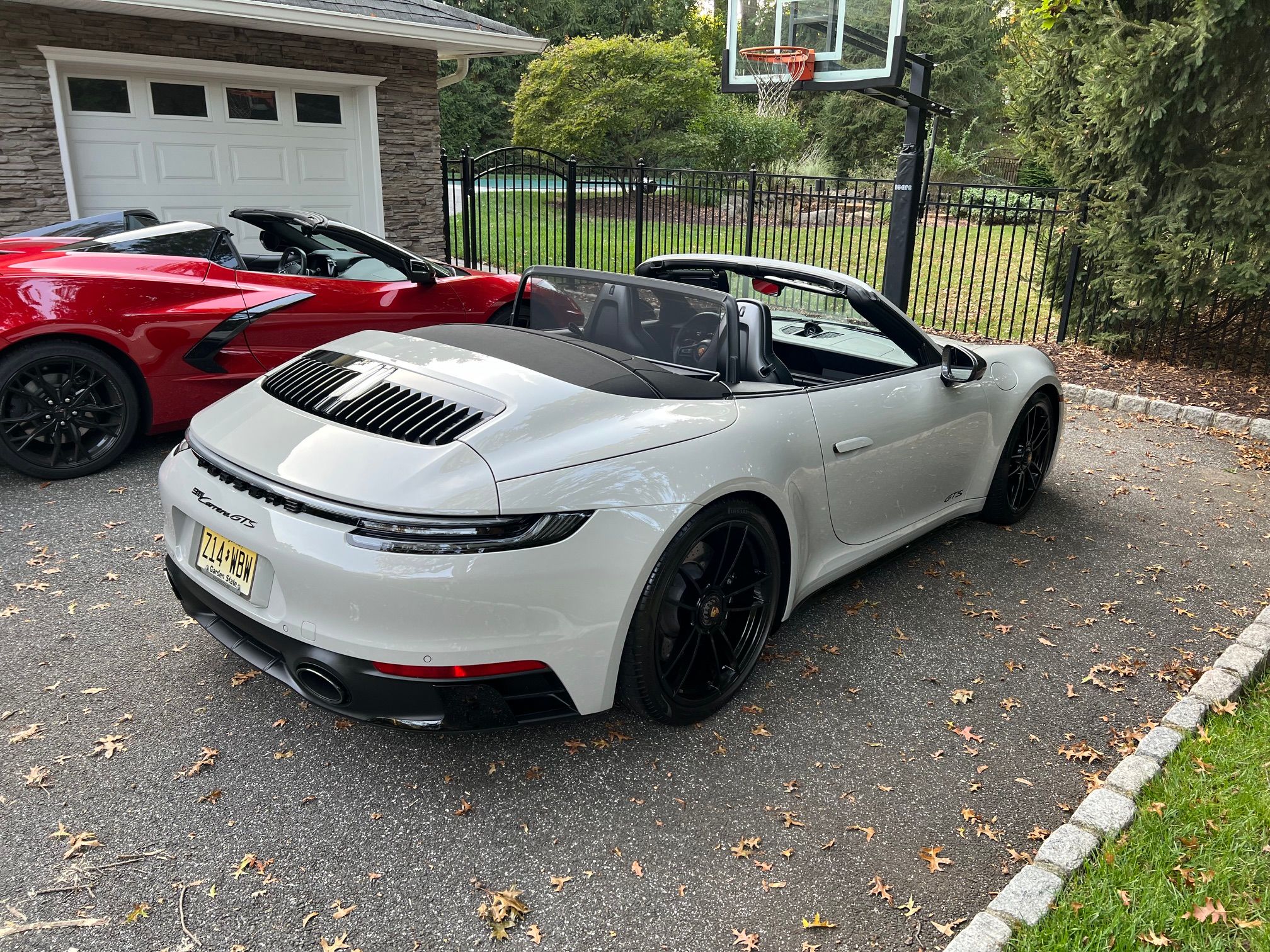 Used 2022 Porsche 911 Cabriolet image 4