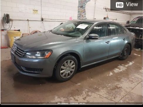 Used 2014 Volkswagen Passat 1.8T S image 2