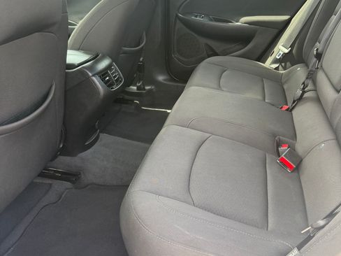 Used 2019 Chevrolet Malibu LT FWD image 5