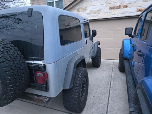 Used 2005 Jeep Wrangler Unlimited image 2