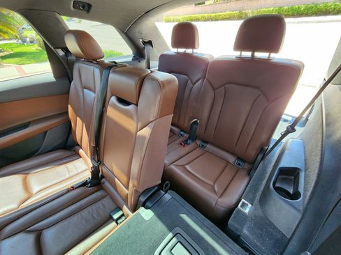 Used 2019 Audi Q7 3.0T Premium w/ Convenience Package AWD/4WD image 12