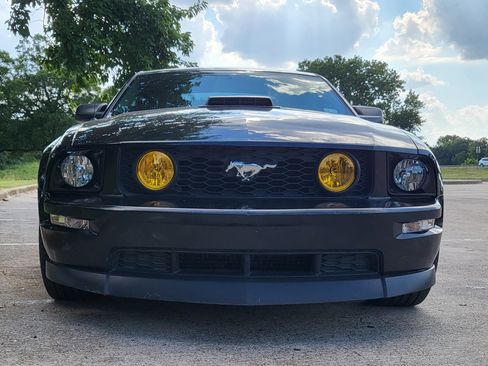 Used 2005 Ford Mustang GT Premium RWD image 6