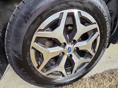 Used 2019 Subaru Forester Premium w/ All-Weather Package image 12