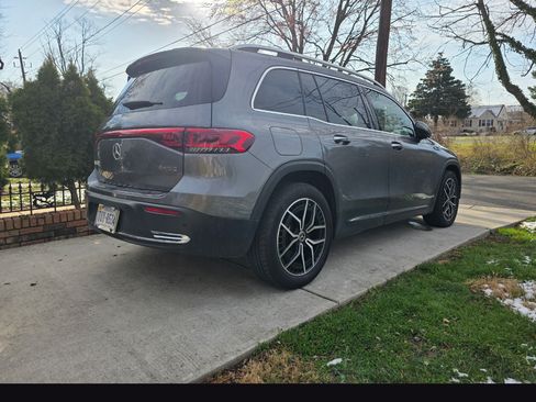 Used 2022 Mercedes-Benz EQB 300 EQB 300 4MATIC Sport Utility 4 image 4