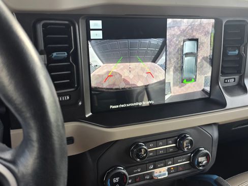 Used 2023 Ford Bronco Wildtrak image 12