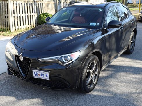 Used 2021 Alfa Romeo Stelvio Sprint w/ Nero Edizione image 10