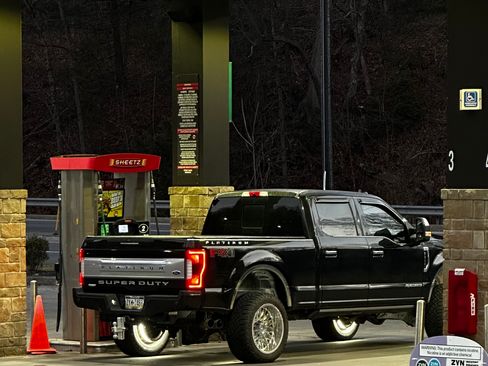 Used 2019 Ford F350 Platinum w/ Platinum Ultimate Package AWD/4WD image 5