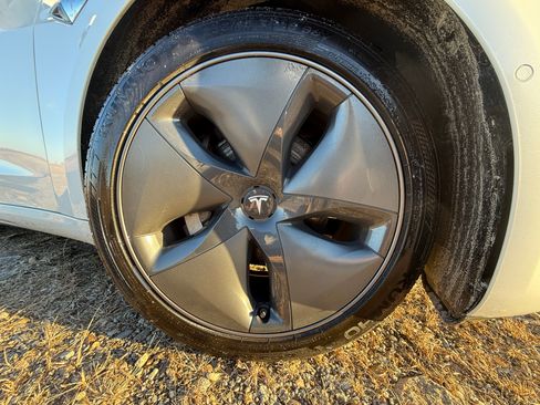 Used 2019 Tesla Model 3 Long Range image 25