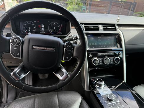 Used 2018 Land Rover Discovery HSE image 9