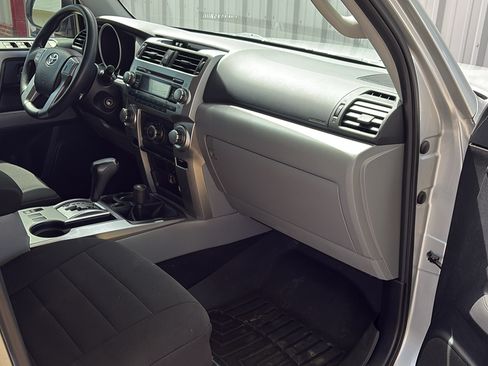 Used 2012 Toyota 4Runner SR5 AWD/4WD image 10