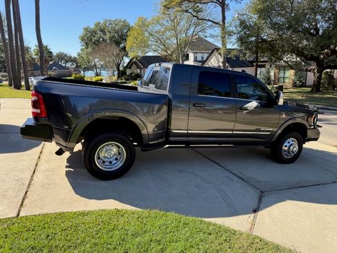 Used 2024 RAM 3500 Limited image 4