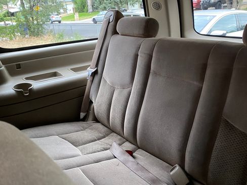Used 2004 Chevrolet Suburban LS w/ Cargo Package AWD/4WD image 4