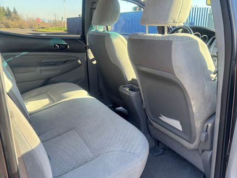 Used 2011 Toyota Tacoma PreRunner w/ SR5 Pkg #2 image 12