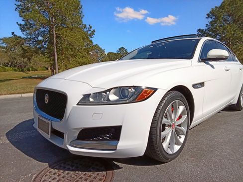 Used 2019 Jaguar XF Premium image 6