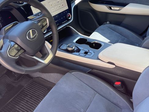 Used 2024 Lexus RZ 450e Premium w/ Accessory Package (2T) image 11