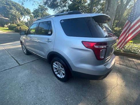 Used 2011 Ford Explorer XLT w/ 202A Rapid Spec Order Code image 2