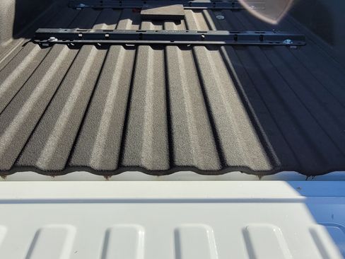 Used 2021 Chevrolet Silverado 2500 LT w/ Convenience Package image 8