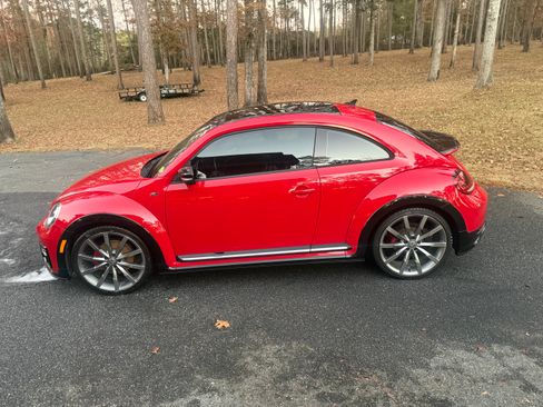 Used 2017 Volkswagen Beetle R-Line SEL image 5