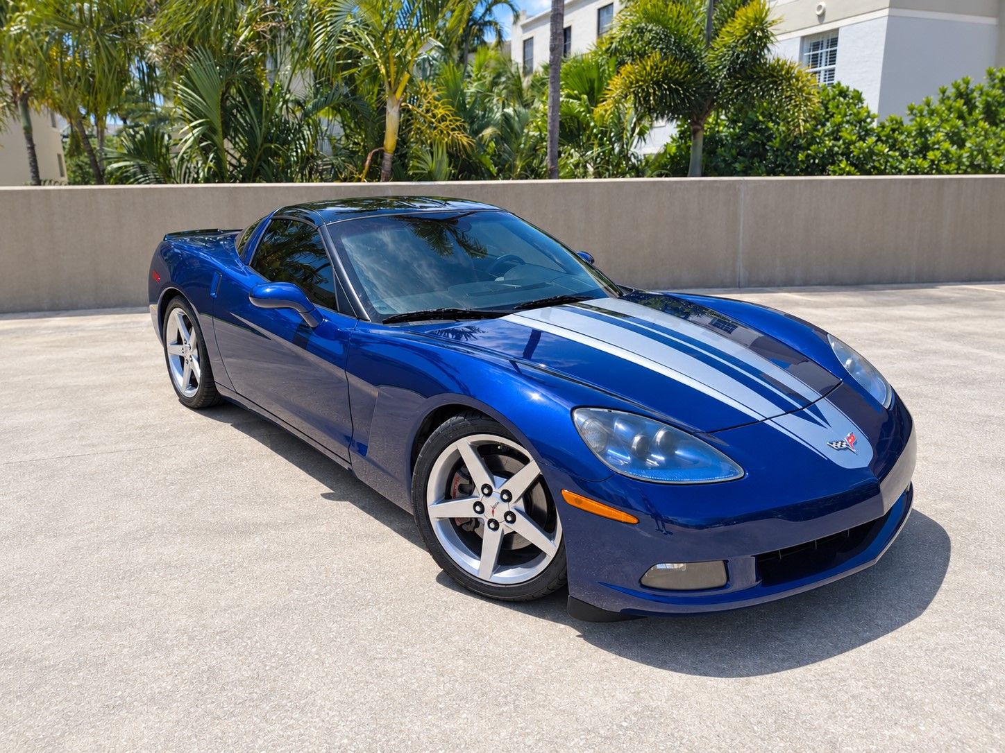 Used 2005 Chevrolet Corvette Coupe w/ Preferred Equipment Group RWD image 1