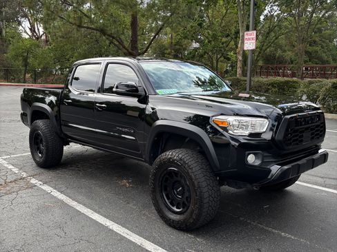 Used 2021 Toyota Tacoma SR5 w/ Trail Edition AWD/4WD image 4