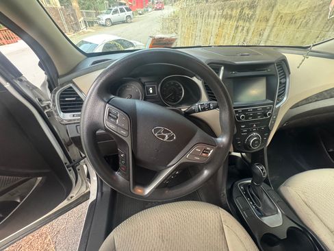 Used 2017 Hyundai Santa Fe Sport image 14