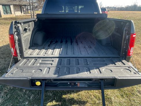 Used 2017 Ford F150 XLT w/ Equipment Group 302A Luxury image 8