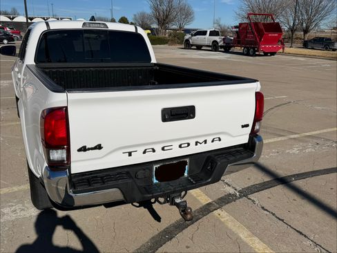 Used 2020 Toyota Tacoma SR5 image 17