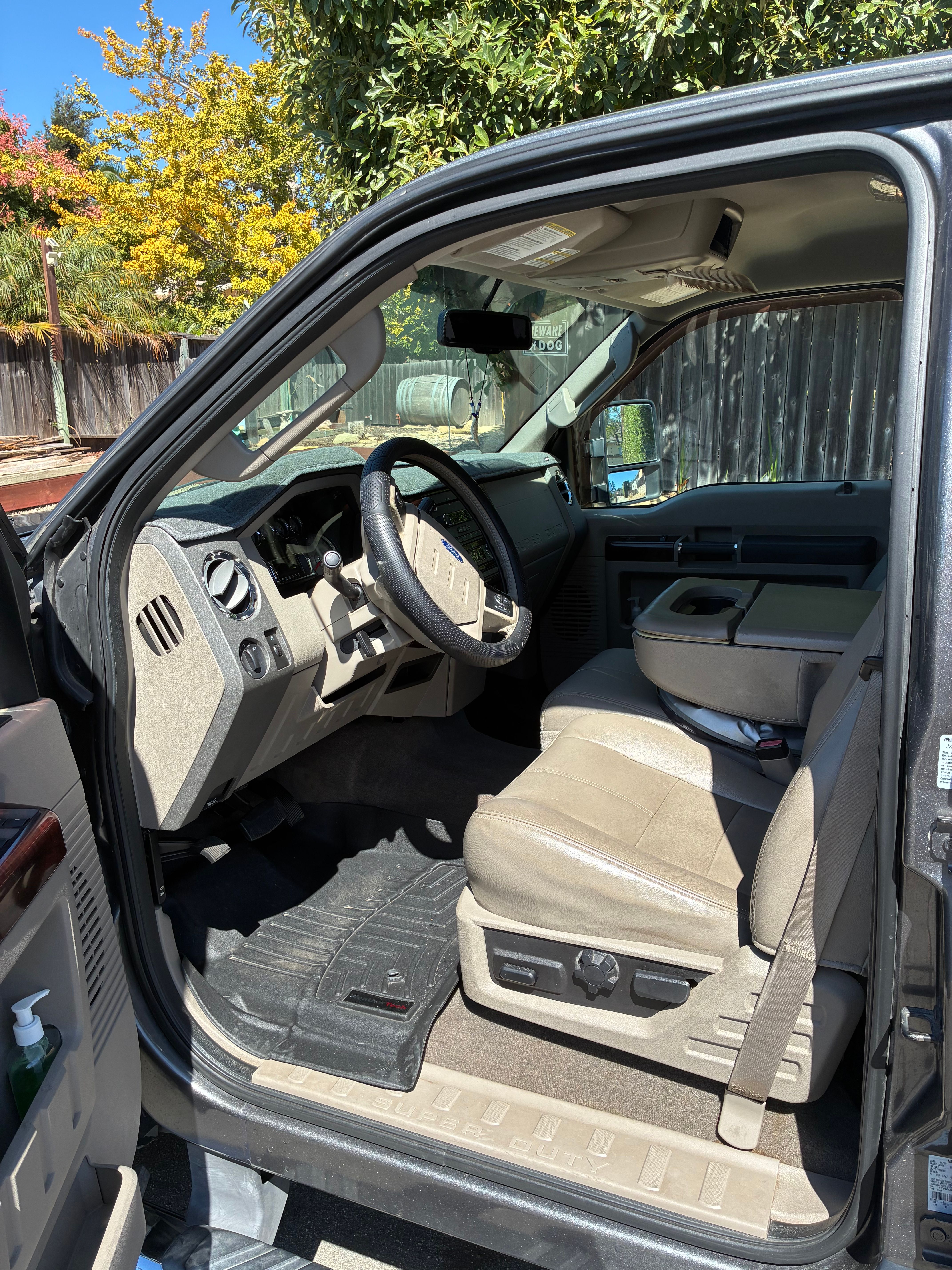 Used 2010 Ford F350 Lariat AWD/4WD image 5