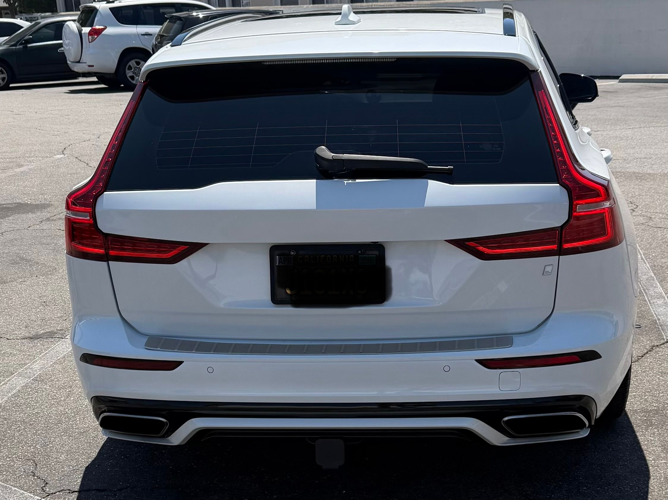 Used 2021 Volvo V60 T6 R-Design w/ Advanced Package FWD image 5