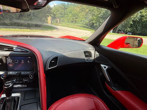 Used 2019 Chevrolet Corvette Grand Sport w/ Z07 Performance Package RWD image 17
