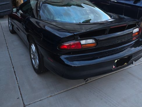 Used 2002 Chevrolet Camaro Z28 w/ SS Performance/Appearance Pkg image 6