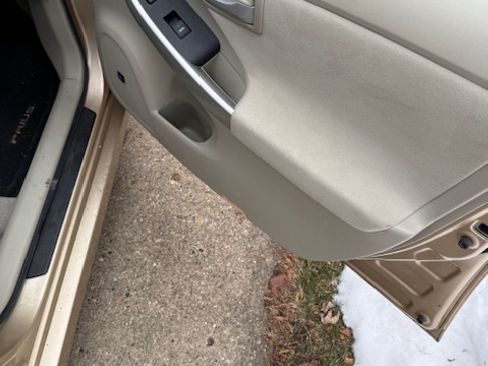 Used 2010 Toyota Prius Three image 11