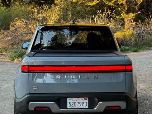 Used 2022 Rivian R1T Adventure image 8