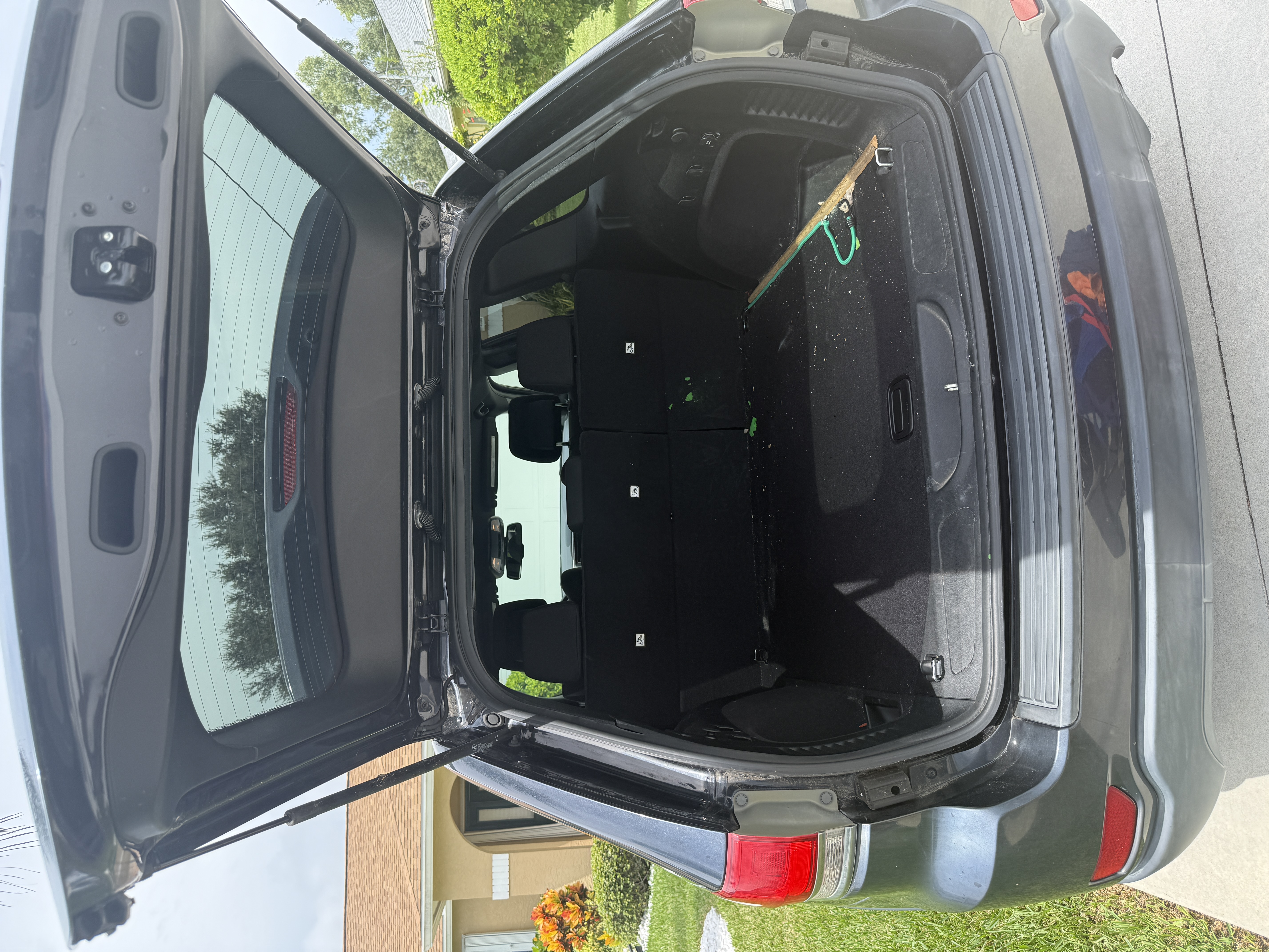 Used 2016 Jeep Grand Cherokee Laredo RWD image 5