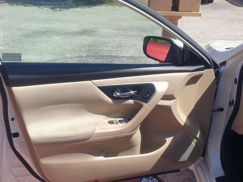 Used 2015 Nissan Altima 2.5 S w/ Power Driver Seat Package image 16