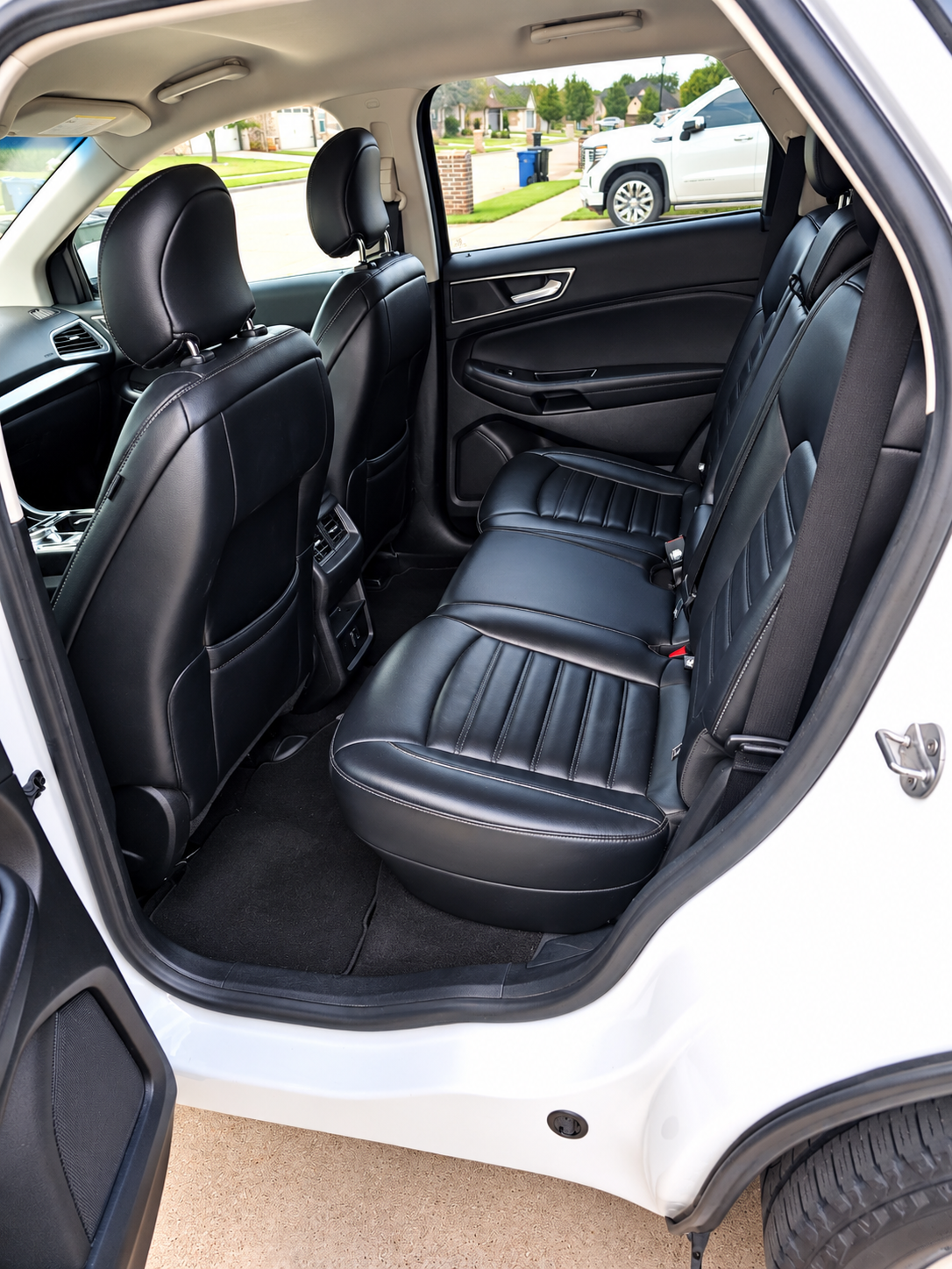 Used 2019 Ford Edge SEL w/ Equipment Group 201A FWD image 12