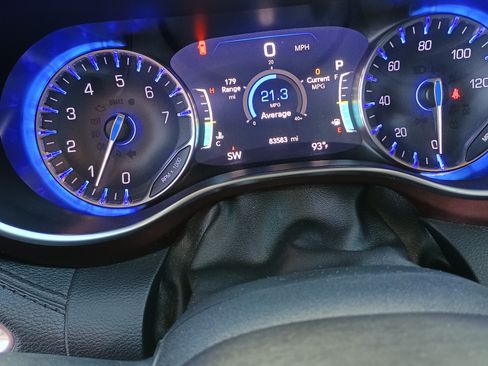 Used 2019 Chrysler Pacifica Limited w/ Advanced Safetytec Group image 13