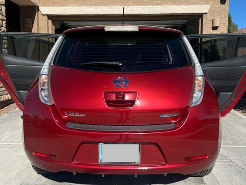 Used 2015 Nissan Leaf S w/ Charge Package image 5