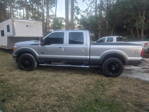 Used 2011 Ford F250 Lariat w/ Lariat Ultimate Pkg image 1