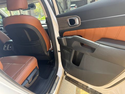 Used 2022 Kia Sorento SX Prestige w/ Rust Color Package AWD/4WD image 17