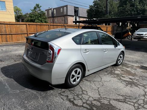 Used 2015 Toyota Prius Two FWD image 11