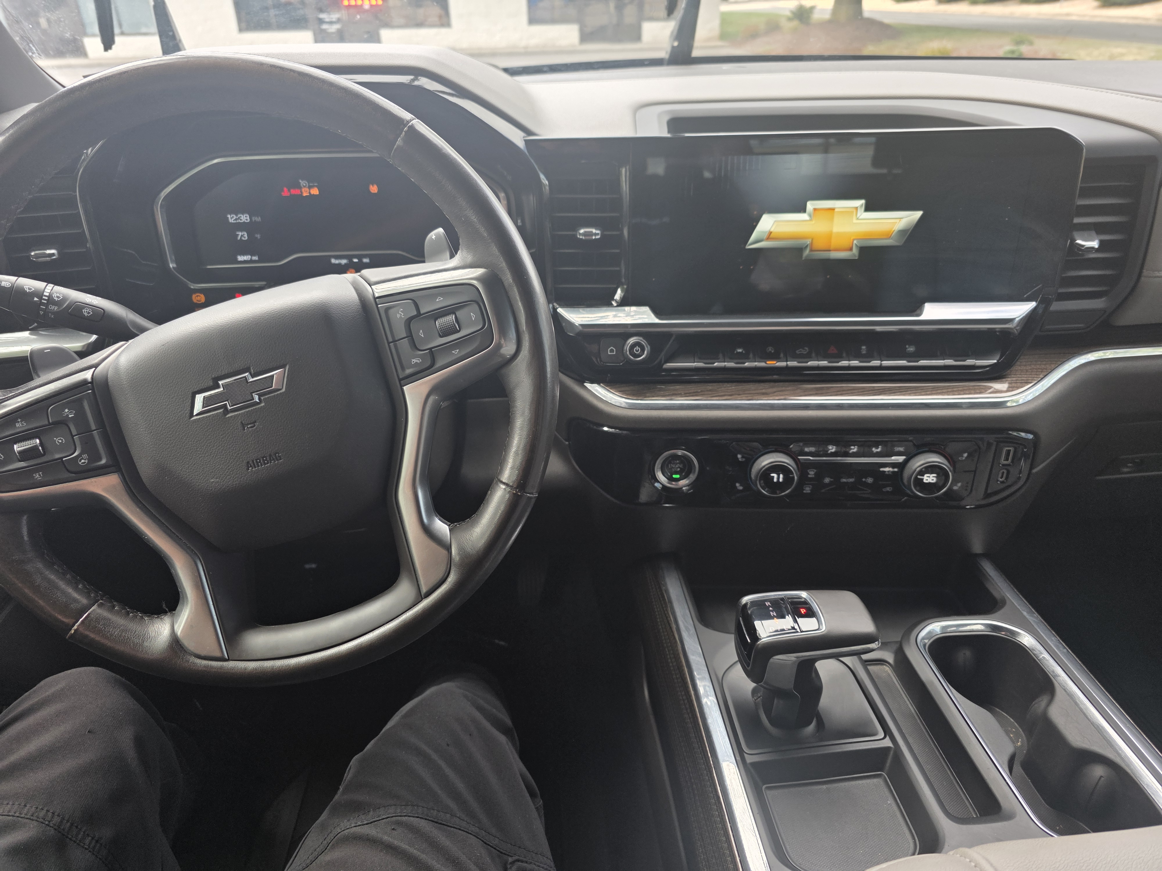 Used 2023 Chevrolet Silverado 1500 RST w/ Redline Edition AWD/4WD image 4