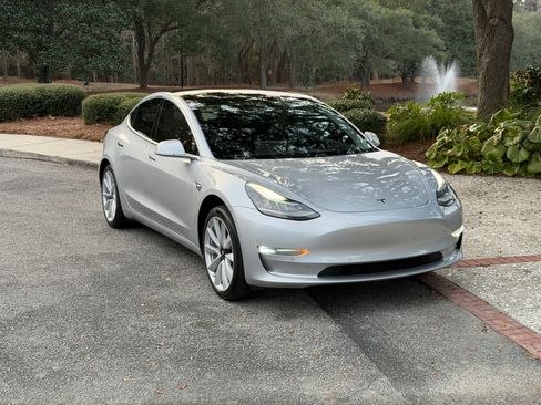 Used 2018 Tesla Model 3 Long Range image 2