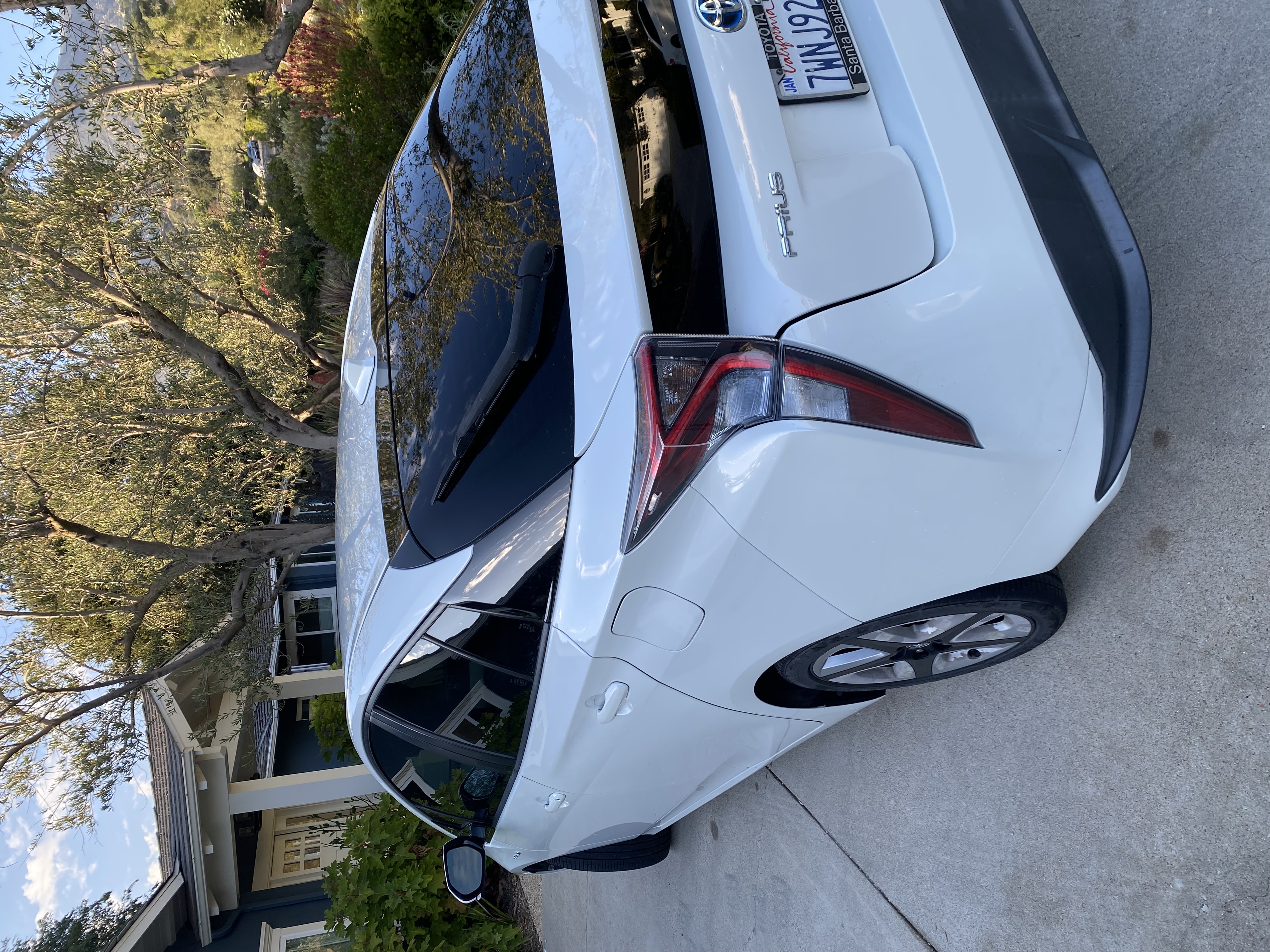 Used 2016 Toyota Prius Four Touring FWD image 4
