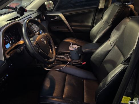 Used 2015 Toyota RAV4 Limited image 8