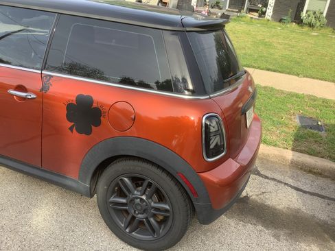 Used 2011 MINI Cooper Hardtop image 4