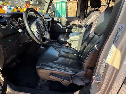 Used 2017 Jeep Wrangler Unlimited Sahara w/ Quick Order Package 24E Chief image 6